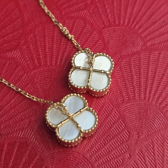 Clover design dangling - Gold Earring - Picture 6 of 16